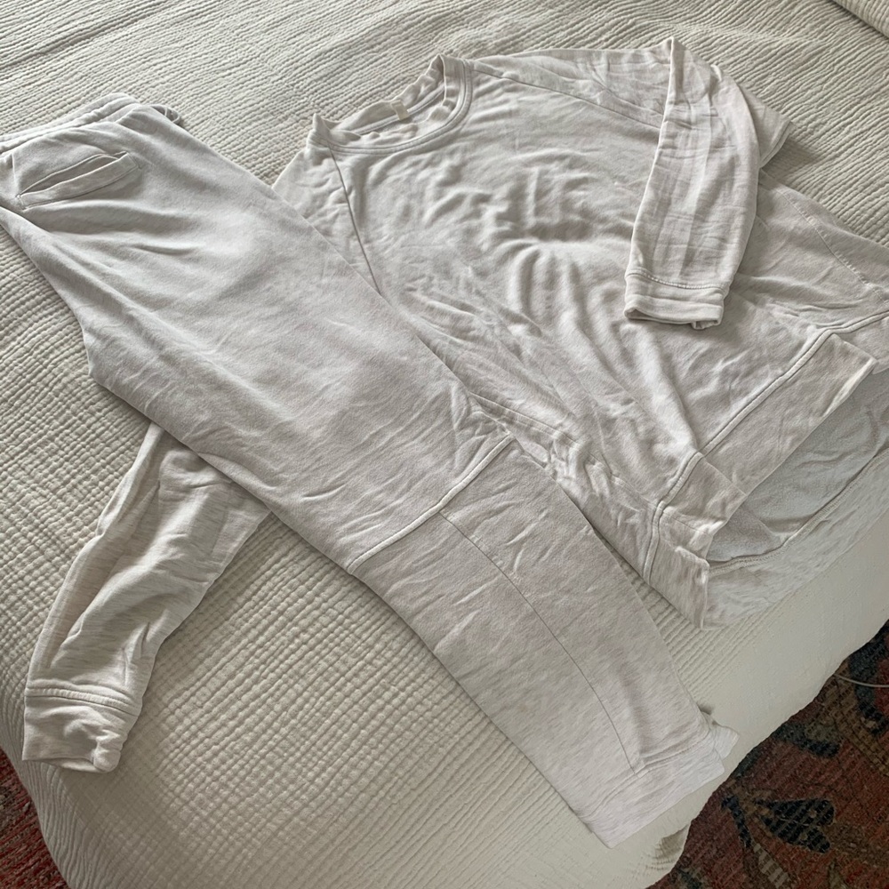 Lou & Grey | Signaturesoft Crewneck & Sweatpants